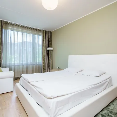 1-bedroom With Free Parking Apartman *
